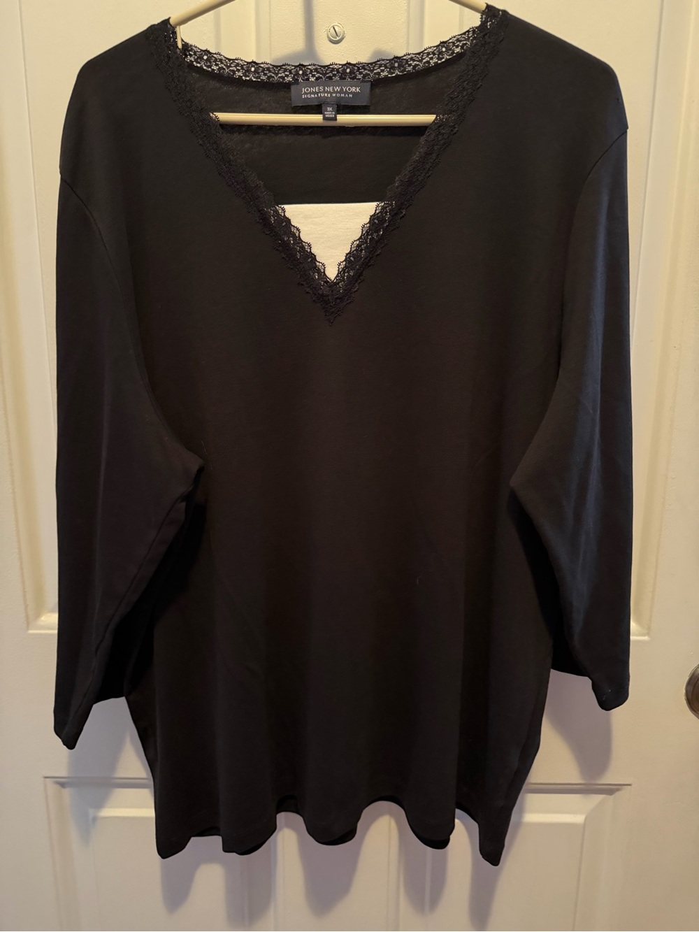 Jones New York Black Long-Sleeve V-Neck Top with Lace Trim
